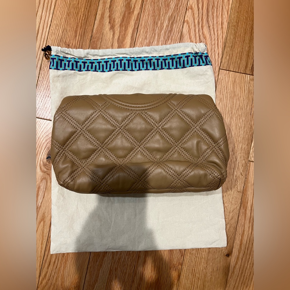 Tory Burch Flemming quilted soft leather clutch - Picture 6 of 12